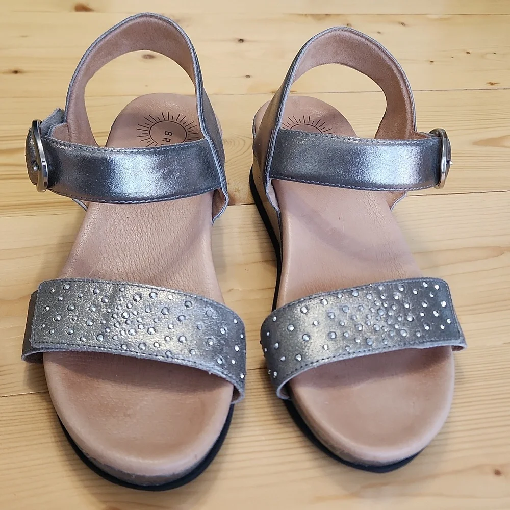 Brioso Huntley Sandals Comfort Metallic Covered Wedge in Pewter Size 9.5 - Picture 5 of 17